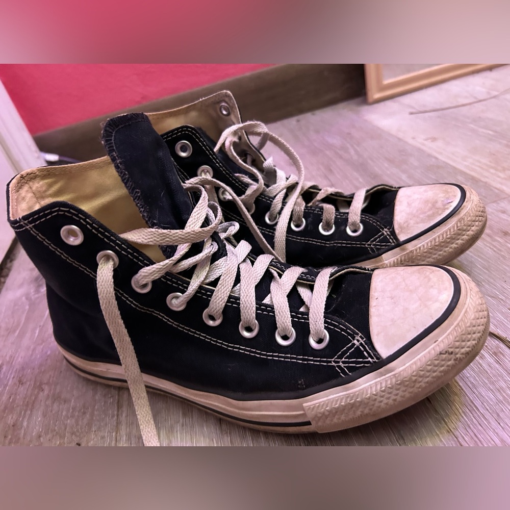 Black high top converse, worn before still in good condition. l